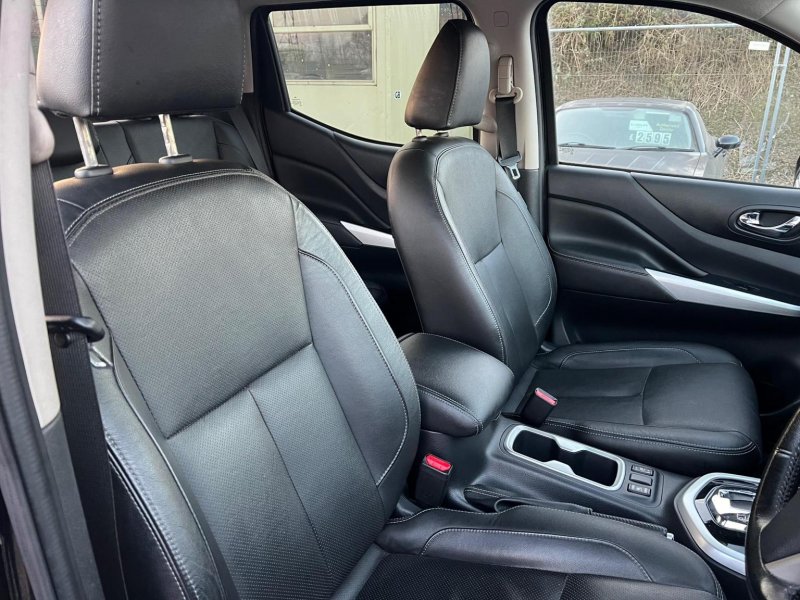 NISSAN NAVARA