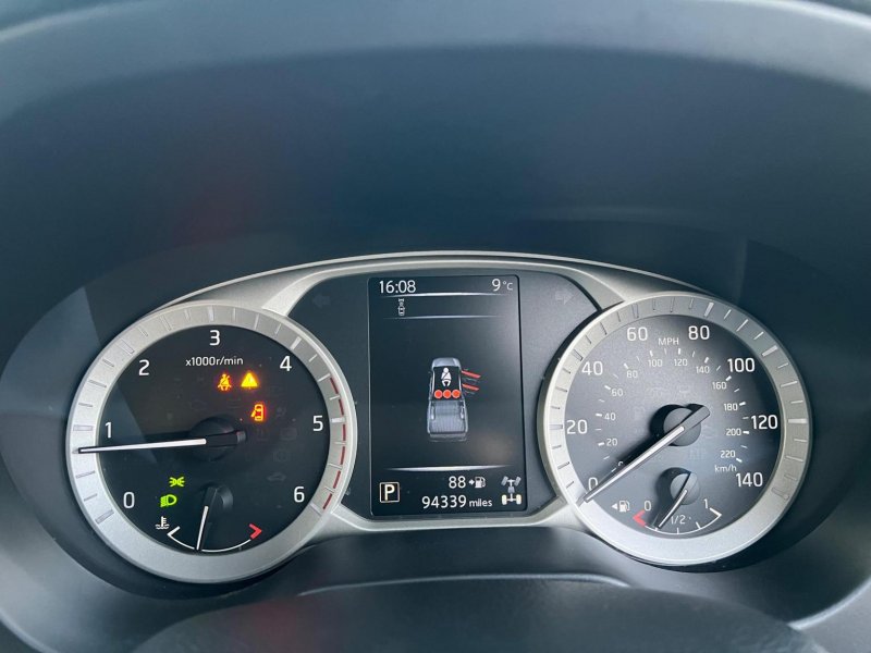 NISSAN NAVARA
