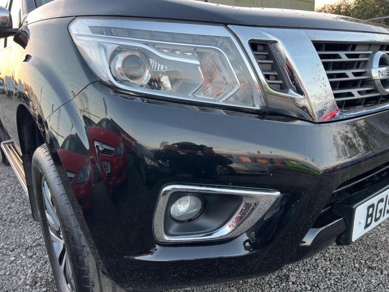 NISSAN NAVARA