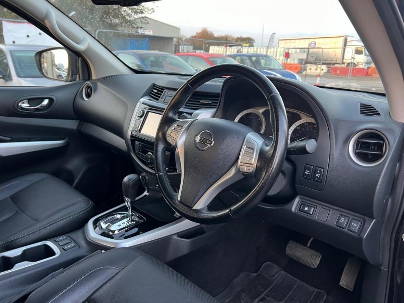 NISSAN NAVARA