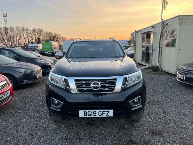 NISSAN NAVARA