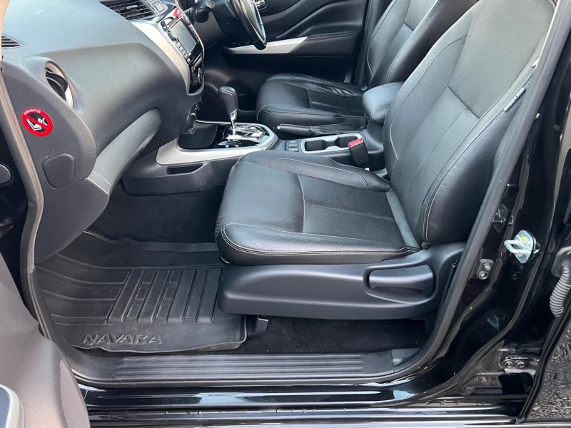 NISSAN NAVARA