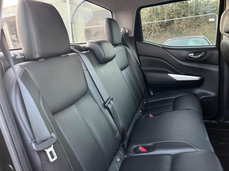NISSAN NAVARA