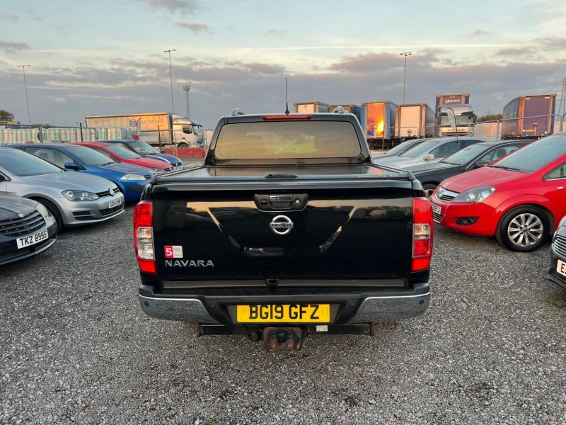 NISSAN NAVARA