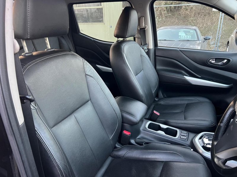 NISSAN NAVARA