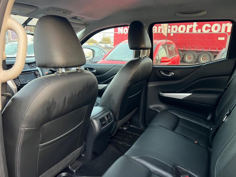 NISSAN NAVARA
