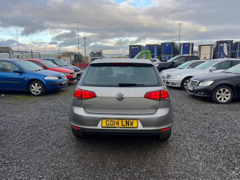 VOLKSWAGEN GOLF