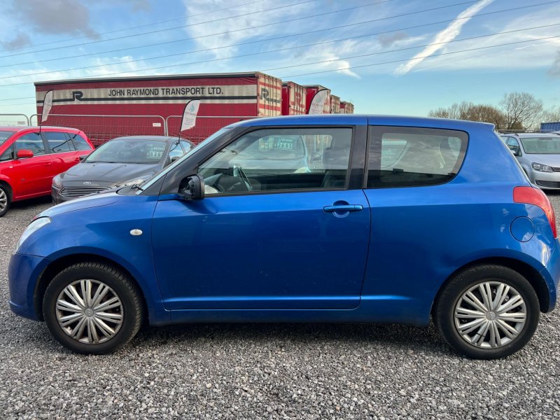 SUZUKI SWIFT