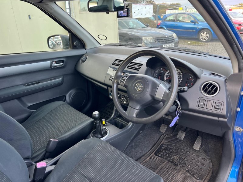 SUZUKI SWIFT