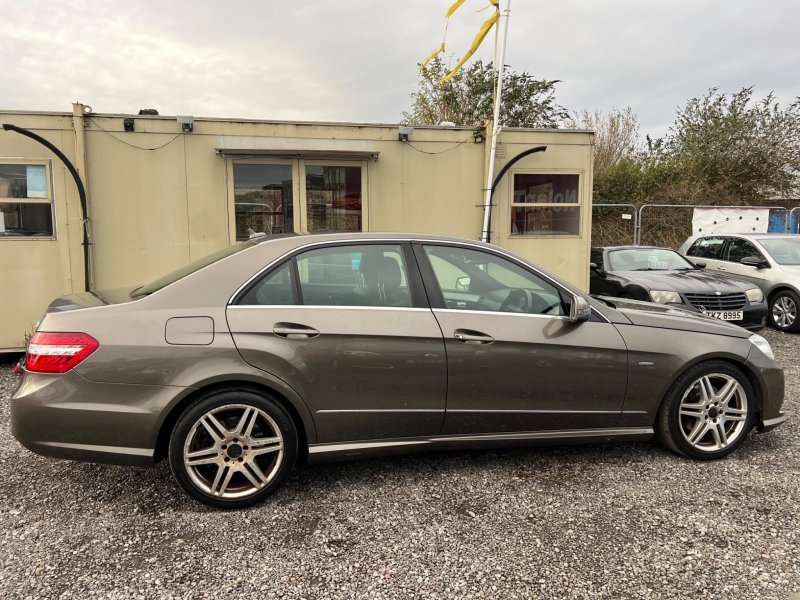 MERCEDES-BENZ E CLASS