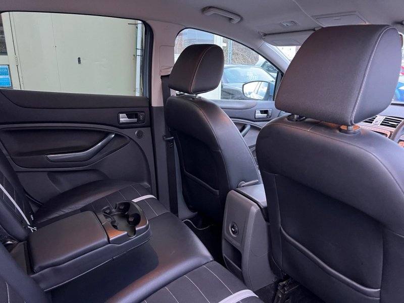 FORD KUGA