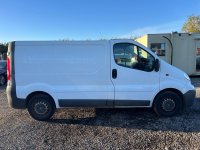 VAUXHALL VIVARO