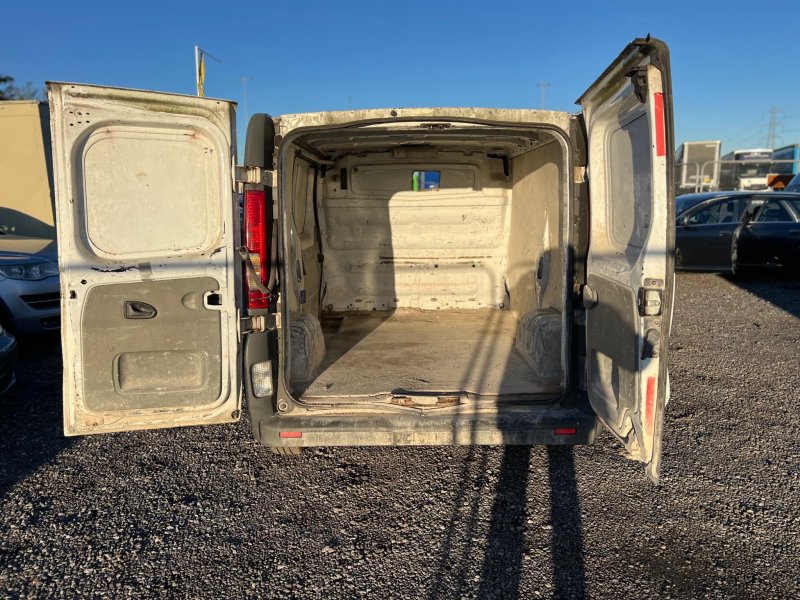 VAUXHALL VIVARO