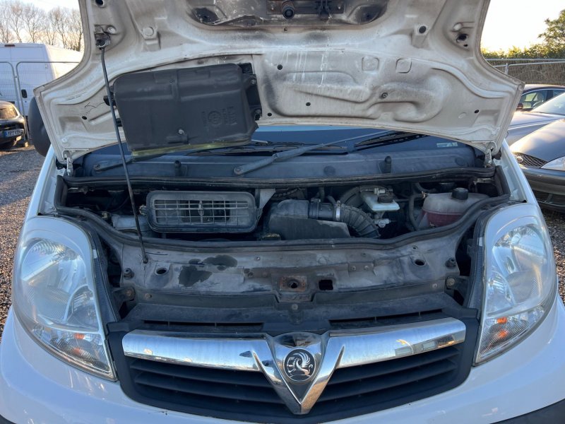VAUXHALL VIVARO