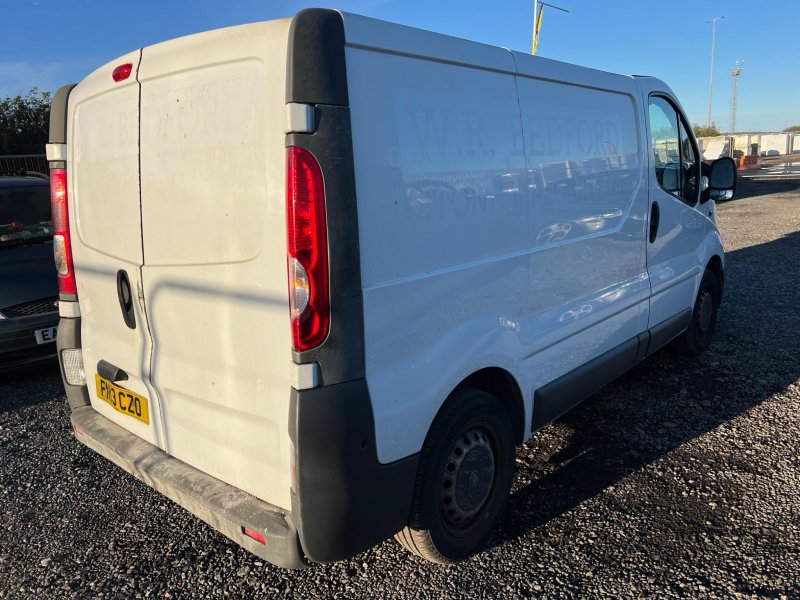 VAUXHALL VIVARO