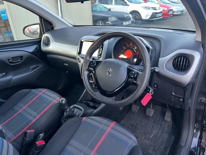 PEUGEOT 108