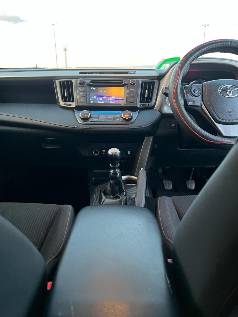 TOYOTA RAV4