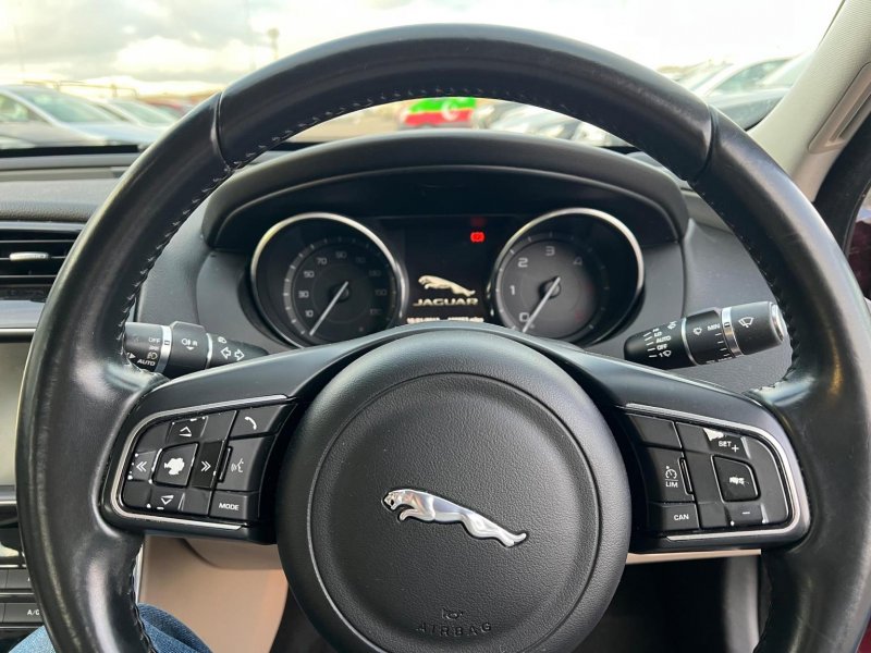 JAGUAR XE
