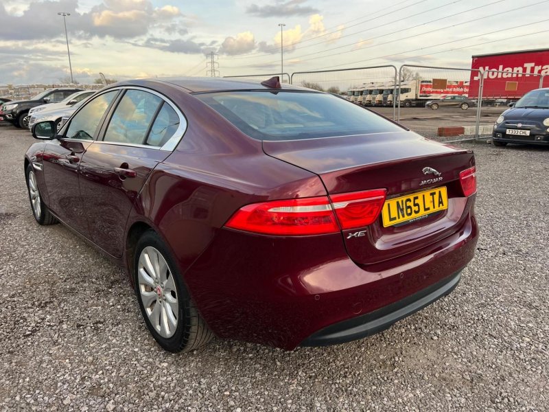 JAGUAR XE