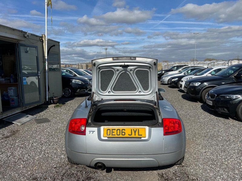 AUDI TT