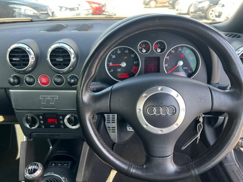 AUDI TT