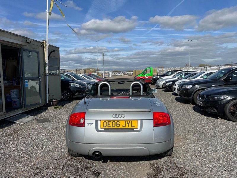 AUDI TT
