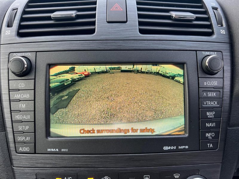 TOYOTA AVENSIS