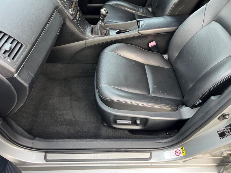 TOYOTA AVENSIS
