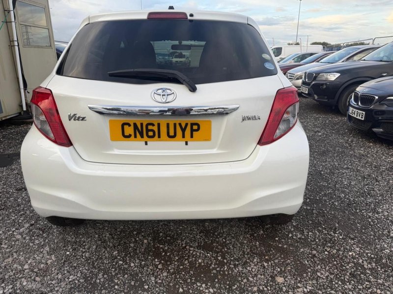 TOYOTA VITZ