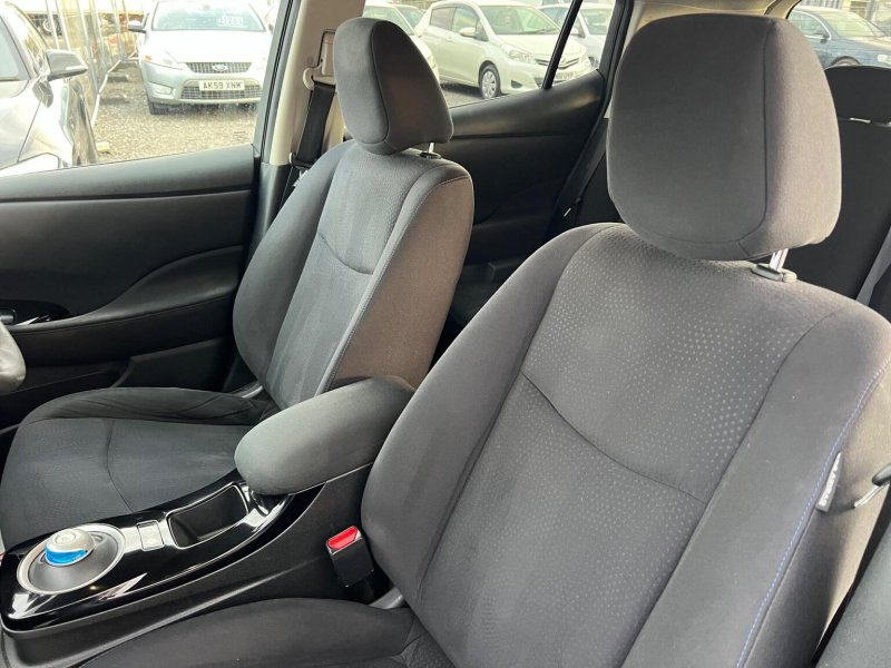 NISSAN LEAF