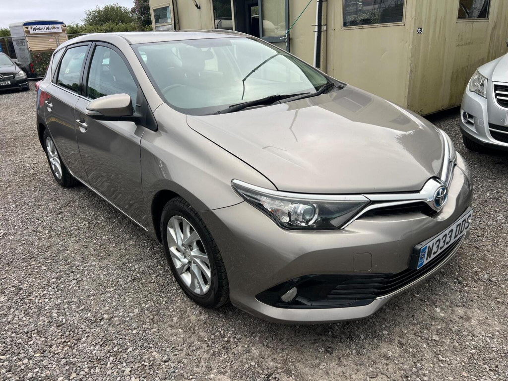 2016 Toyota AURIS